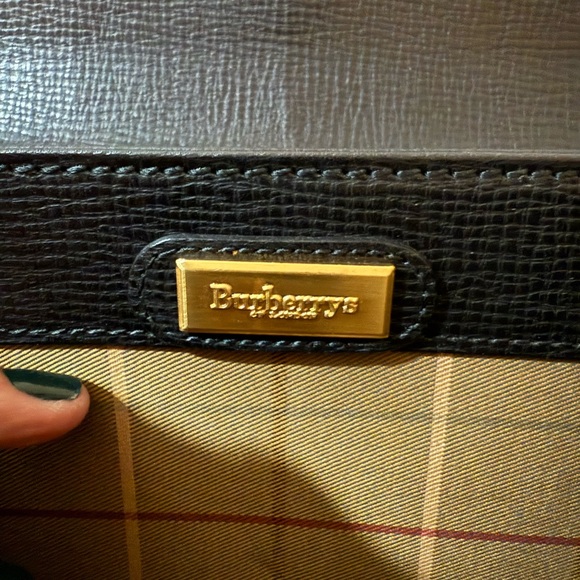 Burberry Leather Clutch with lock & key **VINTAGE** - Picture 8 of 14